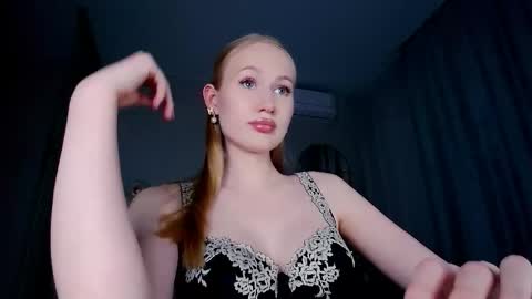 Mia online show from May 14, 10:51 pm