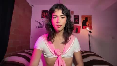 Bella Bloom ts online show from May 4, 1:43 am