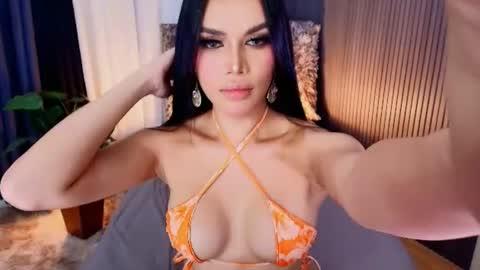 bombshellanita online show from July 20, 2:37 am