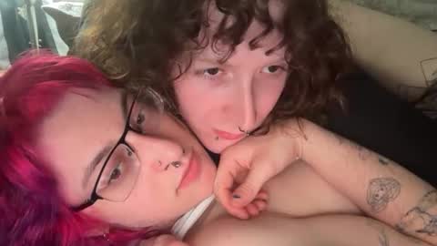 boywithbug online show from March 24, 1:00 am