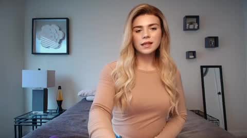 buitifulblonde online show from May 30, 7:56 pm