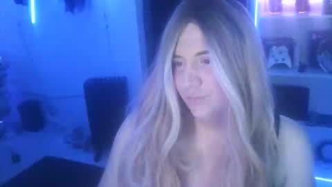 bunnyslutt online show from April 7, 8:15 am