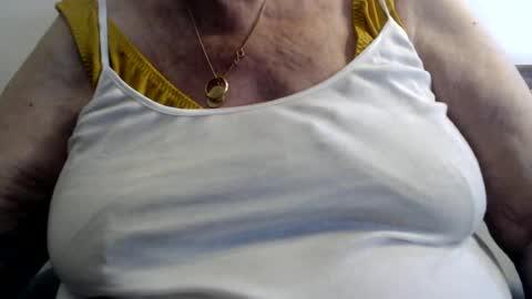 Cinzia  ex regina  online show from June 18, 2:22 pm