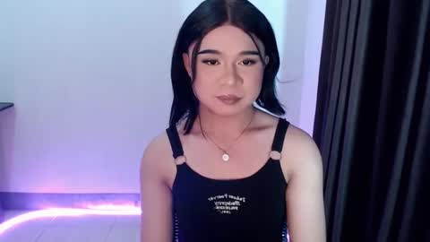 MIKA online show from December 1, 1:13 pm