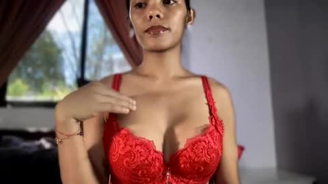 caroline_east online show from April 30, 1:00 am
