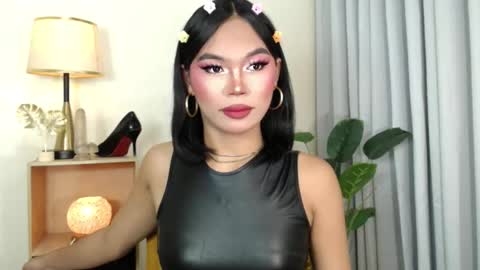 CatalenaX online show from November 12, 9:41 am