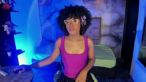 cataleyamoon_ online show from June 25, 8:02 pm