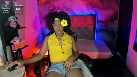 cataleyamoon_ online show from August 6, 7:43 pm