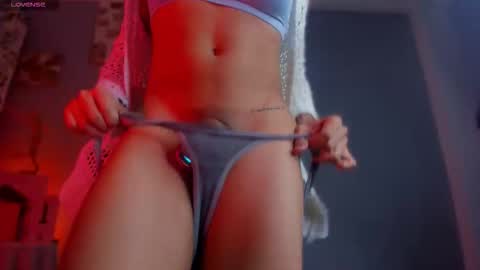 chloe_cooperr online show from November 6, 10:54 pm