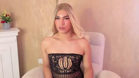 chloe_luxury online show from June 10, 3:11 pm