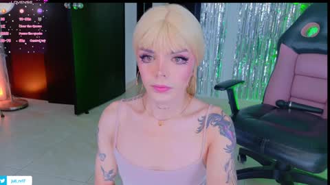 juli   Instagram july rv17 - Twitter juli rv17     online show from January 31, 12:29 pm