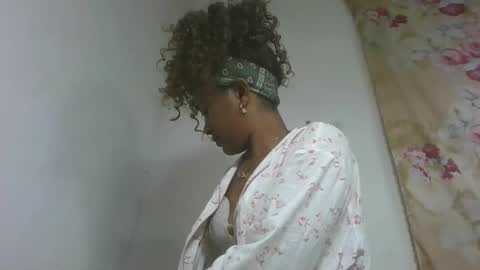 ciciazzhh online show from March 12, 6:51 am