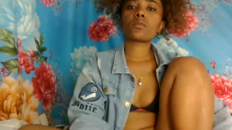 ciciazzhh online show from June 19, 11:52 pm