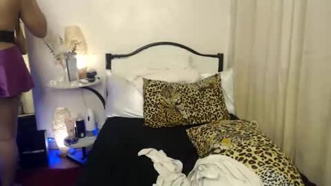 Cindy online show from November 15, 9:24 pm