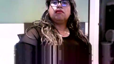 Linda Cross online show from October 27, 10:18 pm