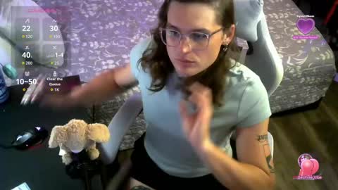 cutiepiescarlett online show from May 12, 3:26 am