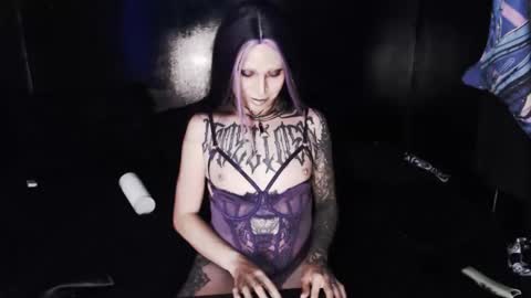 Nikki online show from May 2, 12:15 am