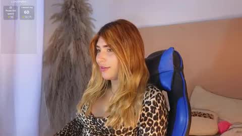 Dahiana online show from November 25, 8:55 pm