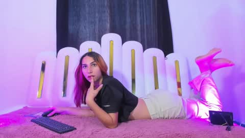 daicell juliana online show from December 18, 2:17 pm