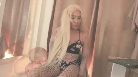 danielamay00 online show from August 2, 9:42 am