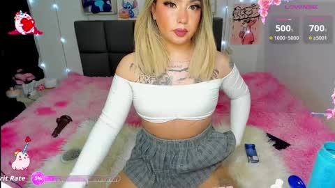 dannia_13 online show from May 3, 9:08 pm