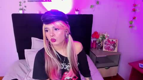Maki  online show from August 4, 8:58 pm