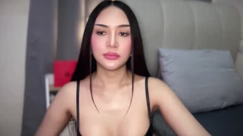 DianaAnders online show from April 23, 9:39 am