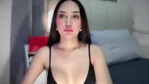 DianaAnders online show from May 4, 9:03 am
