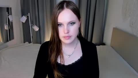 Effie Mur online show from July 6, 4:30 am