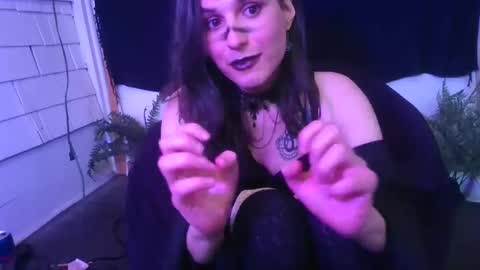 Ellie online show from December 30, 3:35 pm