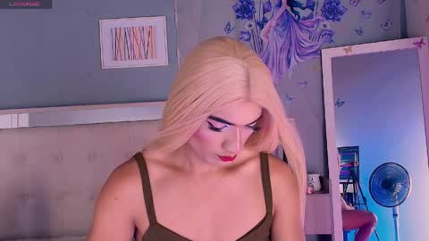 emily_castillo1_ online show from April 28, 5:23 am