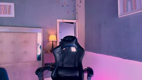 emily_castillo1_ online show from June 21, 4:48 am