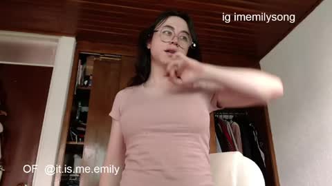 emily_pearl_ online show from May 23, 8:16 pm