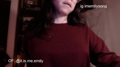 emily_pearl_ online show from May 25, 9:17 am