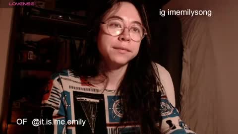 emily_pearl_ online show from May 28, 9:18 am