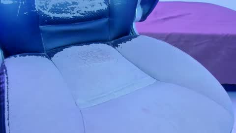 Snapshot of engel20042001 chatting on December 14, 4:09 pm engel20042001 online show from December 14, 4:09 pm