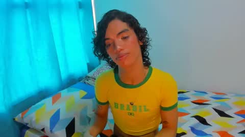 Snapshot of engel20042001 chatting on December 18, 4:39 pm engel20042001 online show from December 18, 4:39 pm