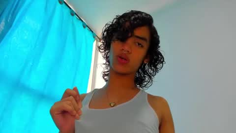 Snapshot of engel20042001 chatting on December 21, 3:53 pm engel20042001 online show from December 21, 3:53 pm