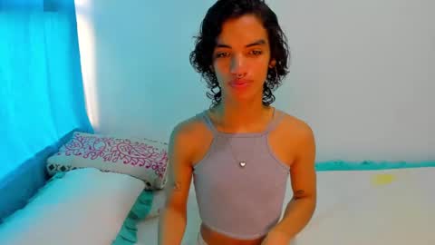 Snapshot of engel20042001 chatting on December 29, 1:49 pm engel20042001 online show from December 29, 1:49 pm