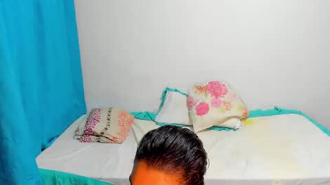 Snapshot of engel20042001 chatting on January 5, 1:20 am engel20042001 online show from January 5, 1:20 am