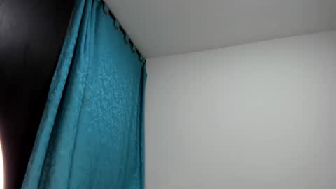 Snapshot of engel20042001 chatting on January 14, 7:59 am engel20042001 online show from January 14, 7:59 am