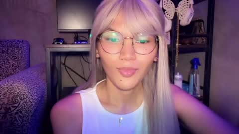 Chelliane online show from April 26, 1:25 am