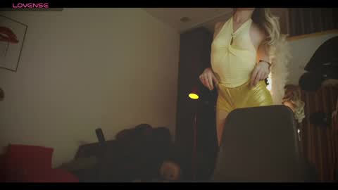Eva online show from May 3, 12:43 pm