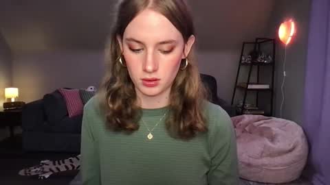Evie3 online show from February 18, 9:31 pm