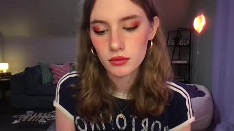 Evie3 online show from March 1, 11:37 pm