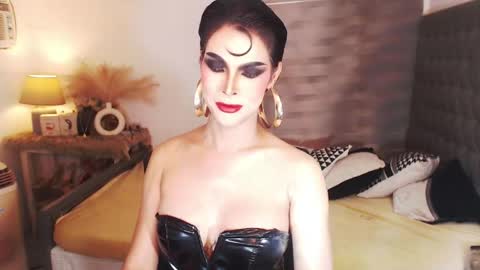 cassie online show from May 5, 5:02 am