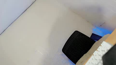 Ivy Lauren online show from November 6, 9:20 am