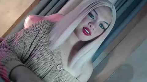 DANIELLA - DONT FORGET TO GIVE ME A THUMBSU UP online show from February 28, 12:34 pm