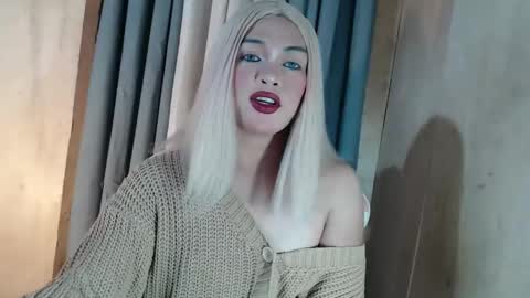 DANIELLA - DONT FORGET TO GIVE ME A THUMBSU UP online show from April 30, 11:42 pm