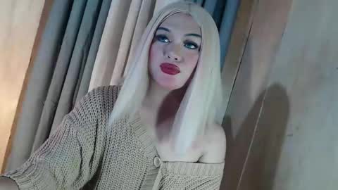 DANIELLA - DONT FORGET TO GIVE ME A THUMBSU UP online show from May 4, 11:48 am